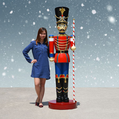 Life Size and Giant Toy Soldiers Holiday Figures